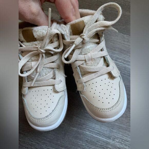 Nike Air Jordan Sneakers Sherpa Fleece Multi Color Beige Kids Toddler Size 9C - Picture 13 of 16